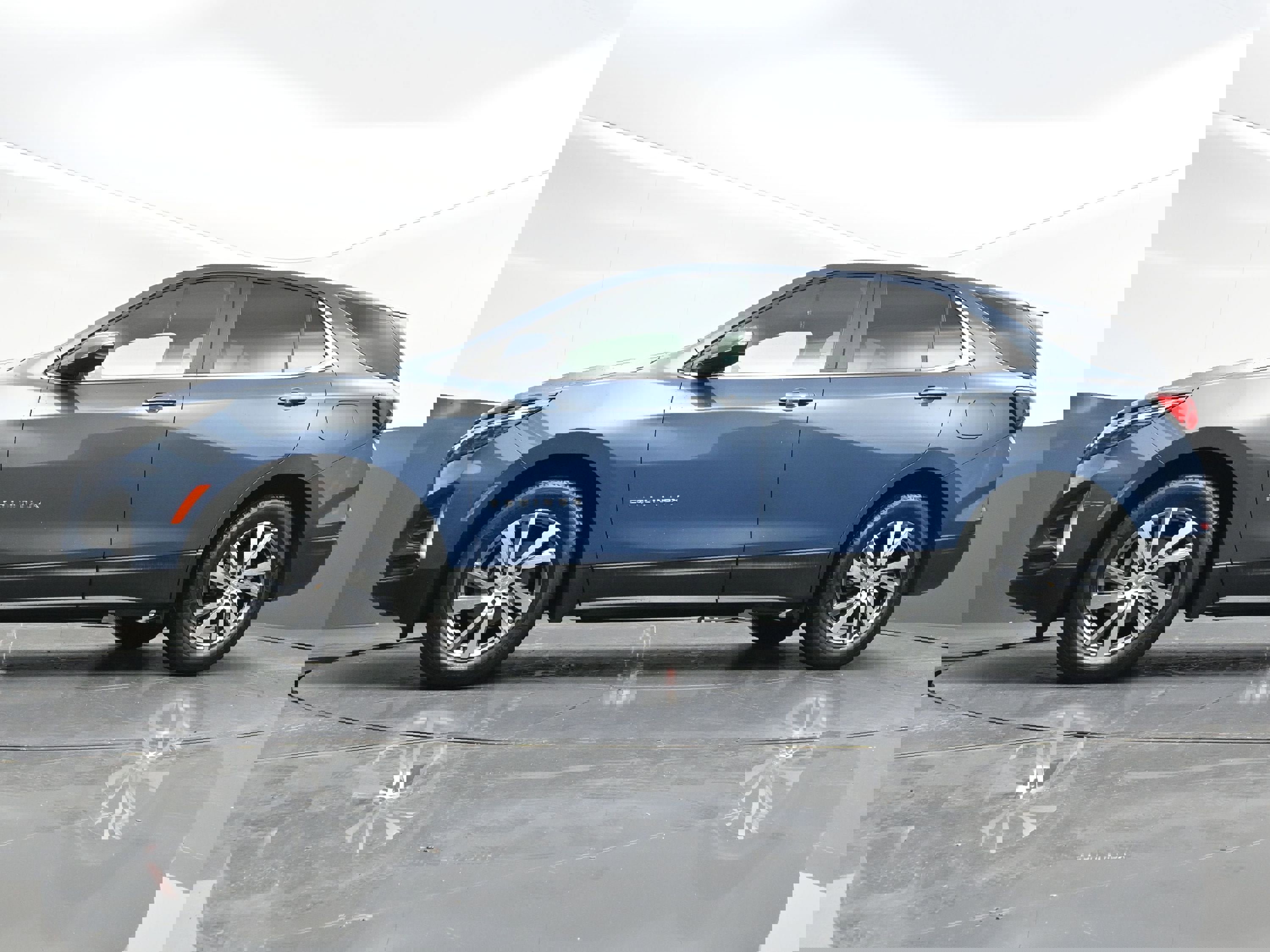 Used 2024 Chevrolet Equinox LT image 37