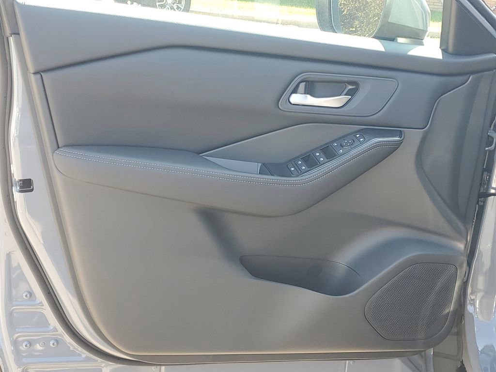 New 2026 Nissan Rogue SV image 9