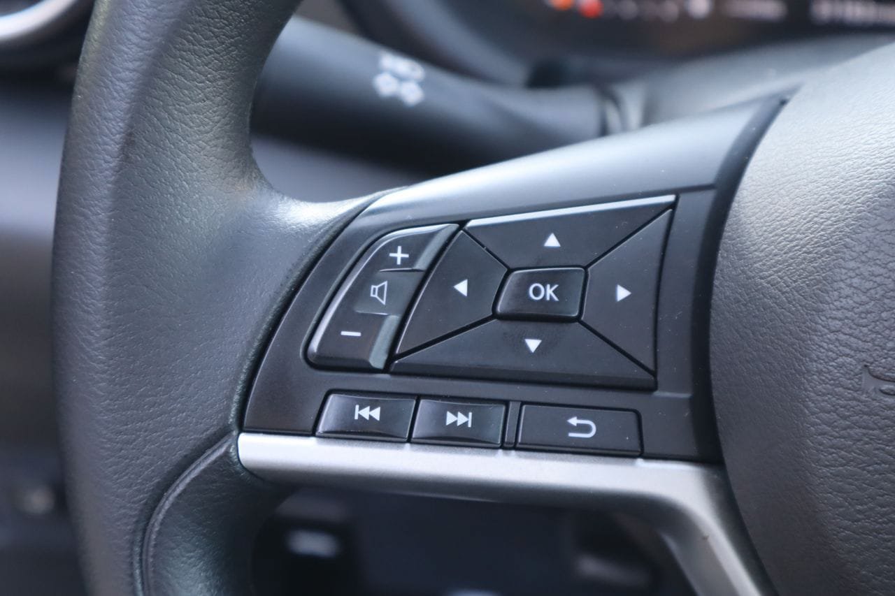 Used 2022 Nissan Kicks SV w/ Interior Electronics Package FWD image 12