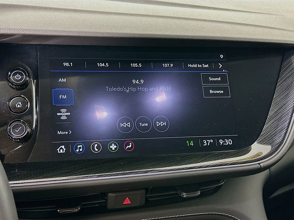 Used 2023 Buick Envision Essence image 21