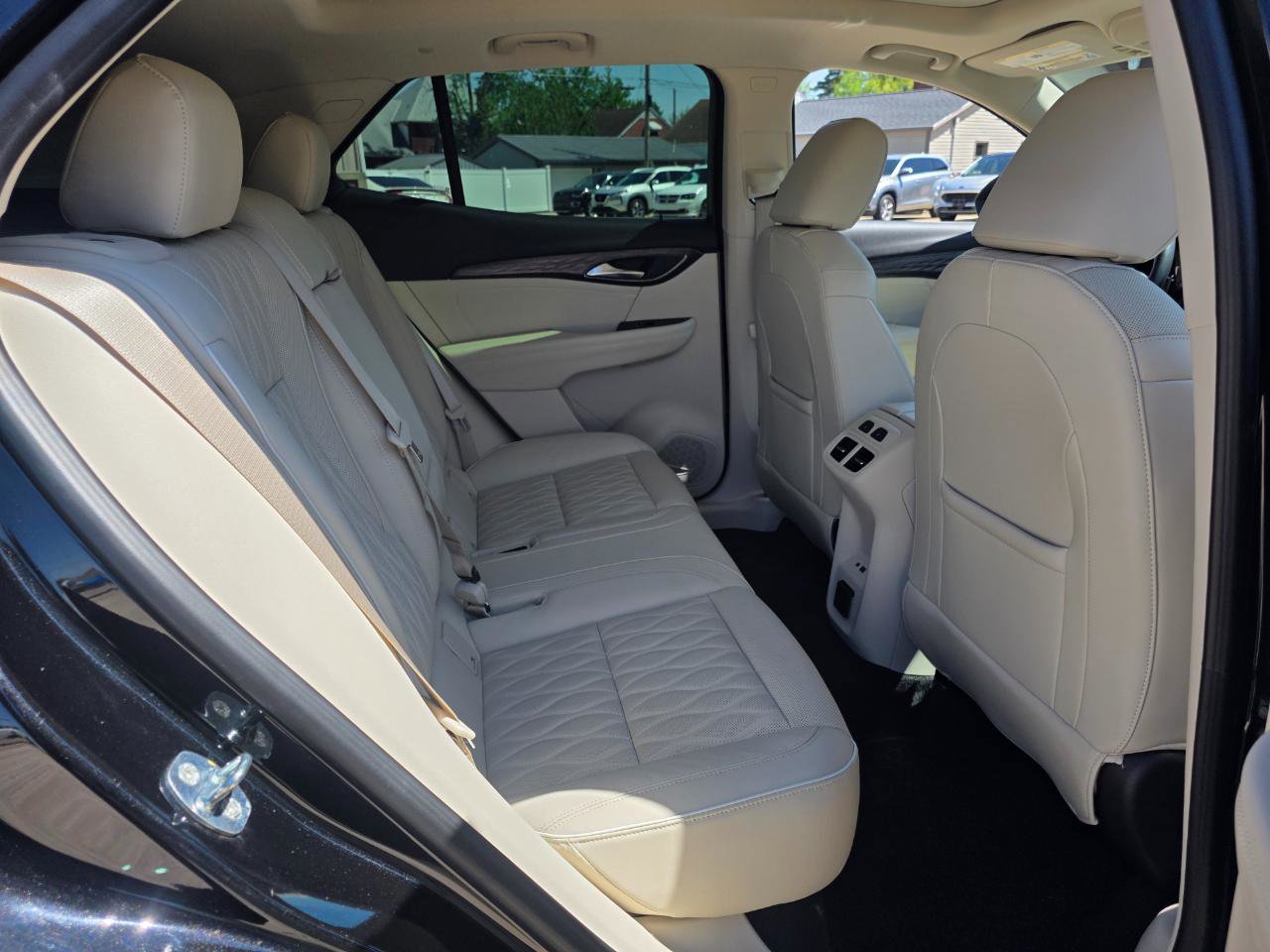 Used 2021 Buick Envision Avenir w/ Technology Package II image 26