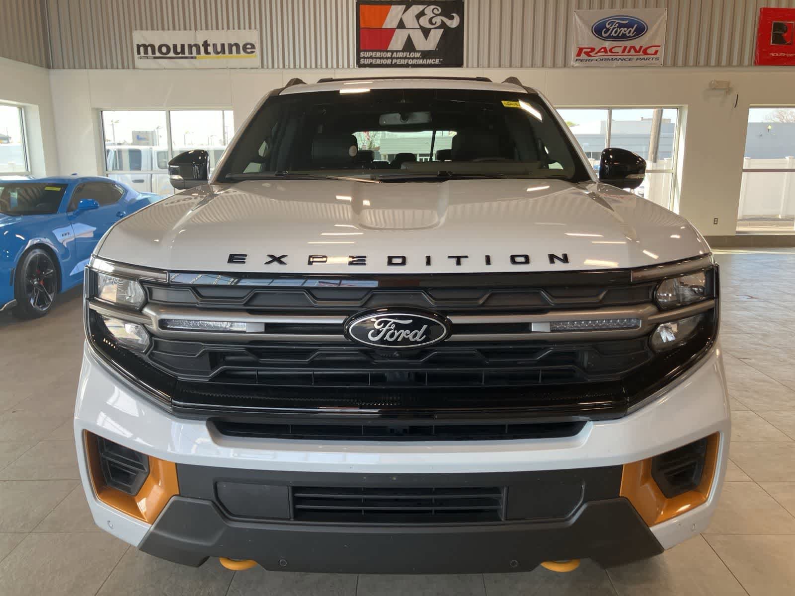 Used 2025 Ford Expedition Tremor image 2