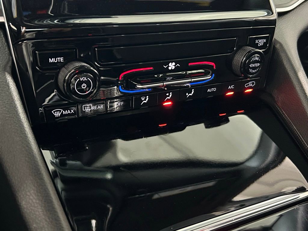 Used 2025 Jeep Grand Cherokee Laredo image 20