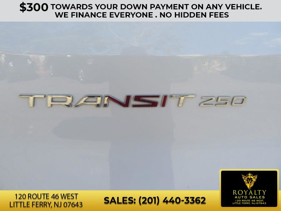 Used 2023 Ford Transit 250 Medium Roof image 17