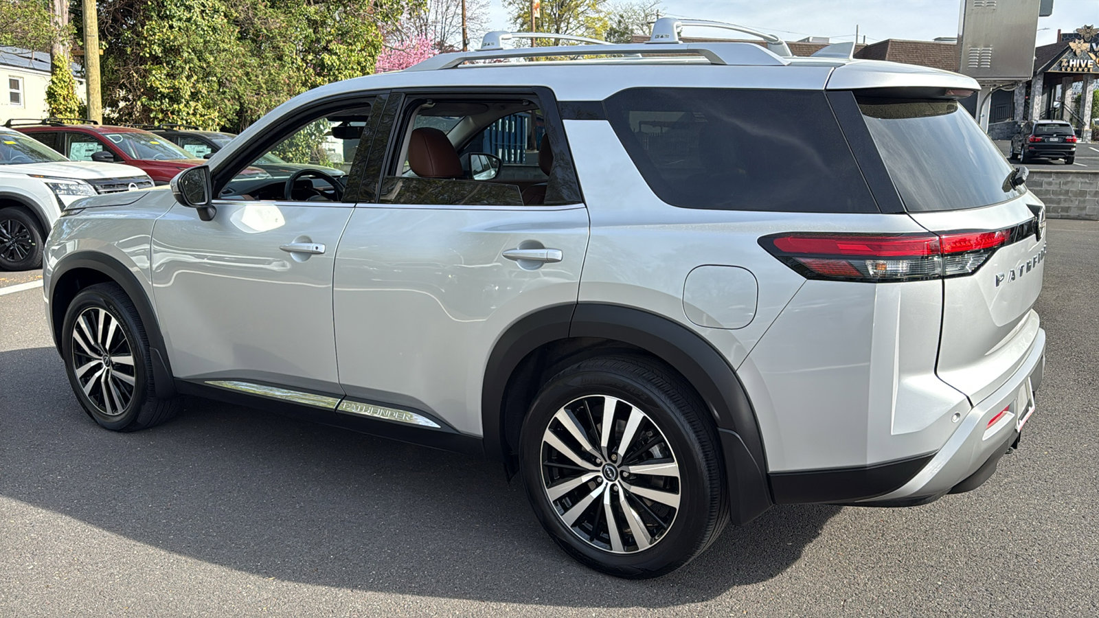 Certified 2023 Nissan Pathfinder Platinum AWD/4WD image 24