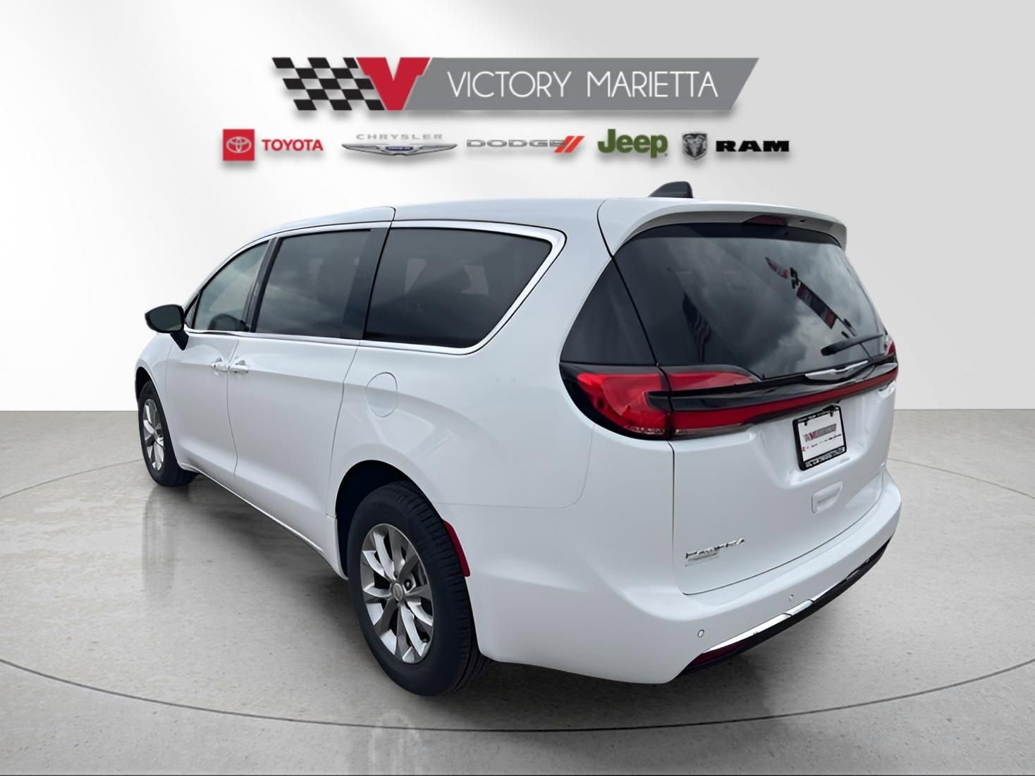 New 2026 Chrysler Pacifica Select image 6