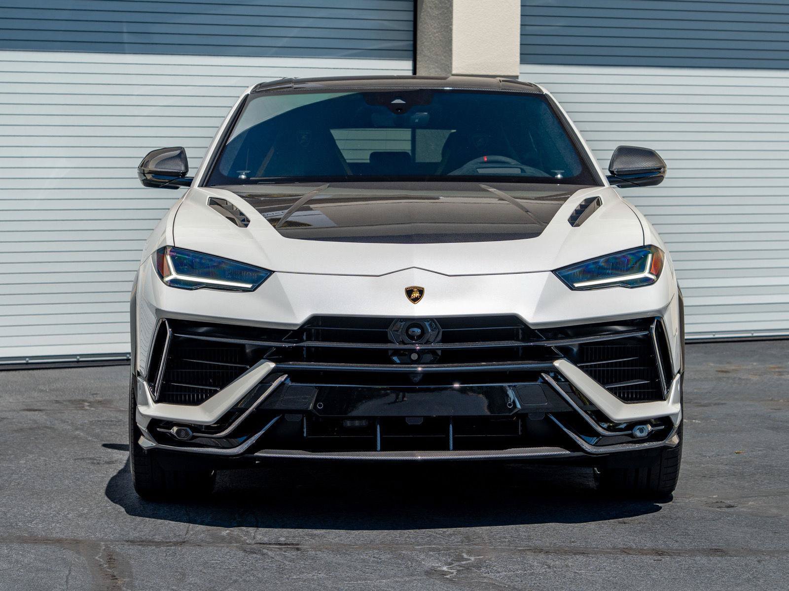 Used 2024 Lamborghini Urus Performante AWD/4WD image 2