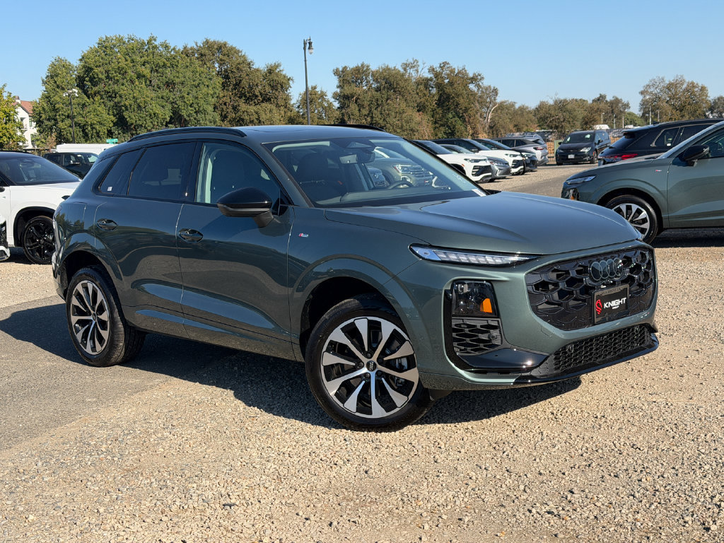 New 2026 Audi Q3 quattro 2.0T AWD/4WD image 3
