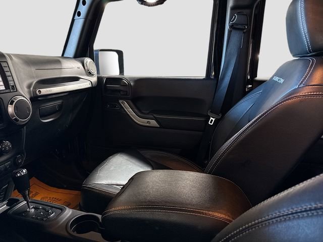 Used 2015 Jeep Wrangler Unlimited Rubicon image 23