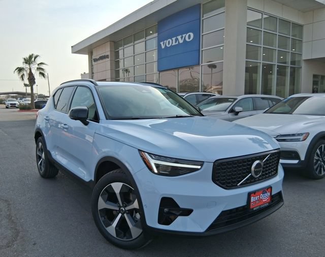 New 2026 Volvo XC40 B5 Plus w/ Protection Package Premier AWD/4WD video 1