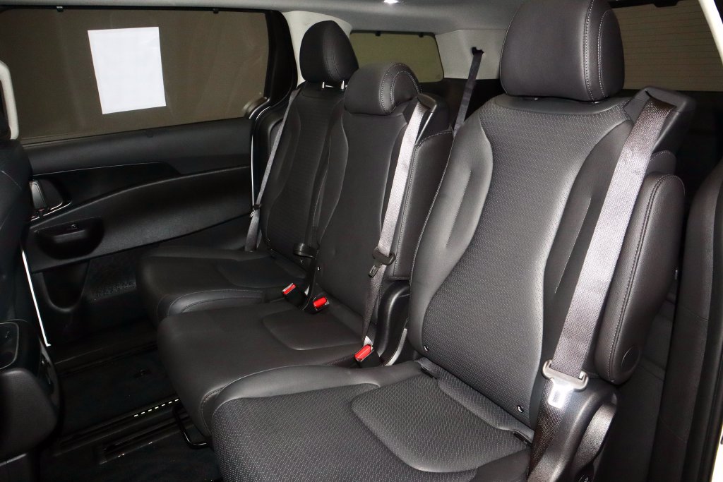 Used 2025 Kia Carnival SX Prestige FWD image 22