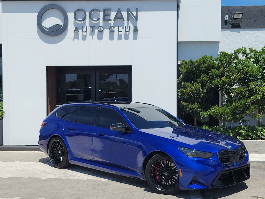 Used 2026 BMW M5 Touring w/ M Driver's Package AWD/4WD image 2
