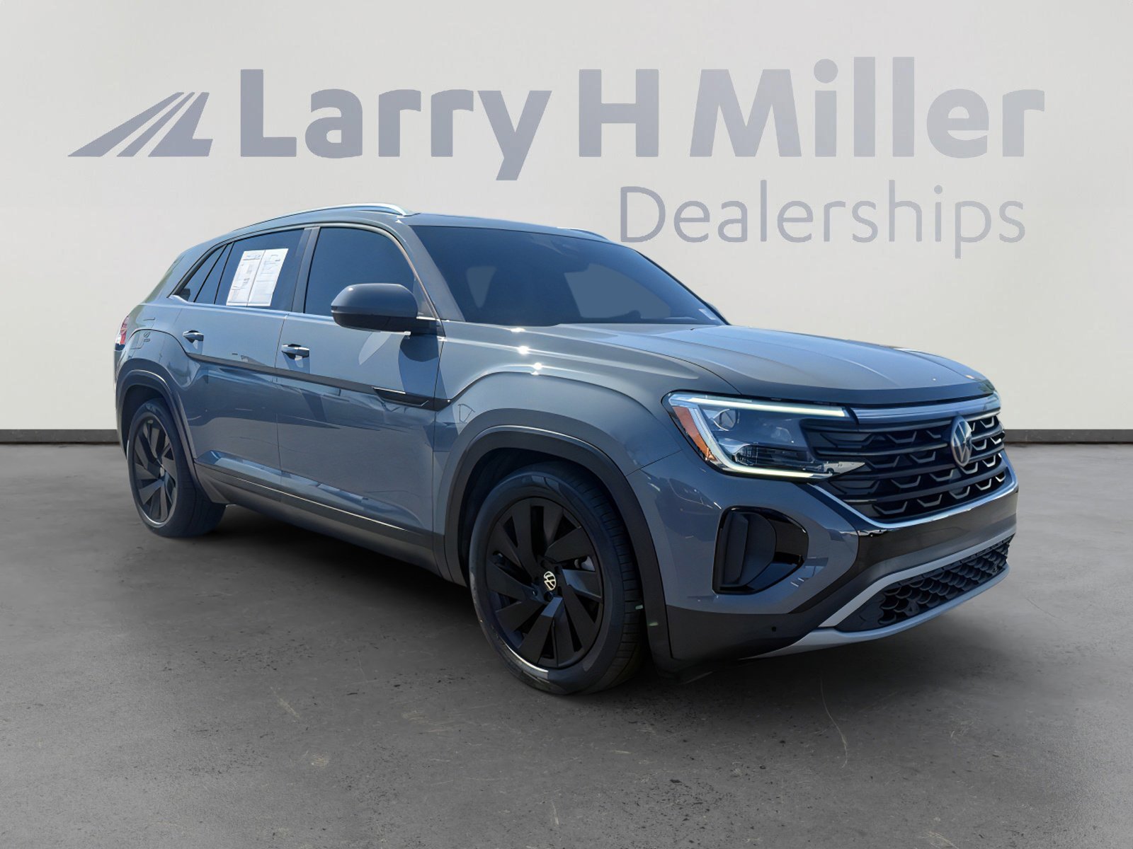 Used 2024 Volkswagen Atlas Cross Sport SE image 9