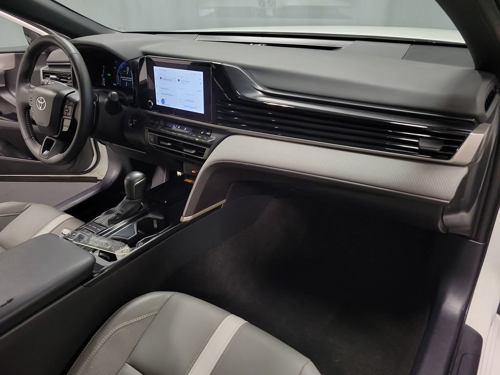 Used 2025 Toyota Camry SE w/ Convenience Package FWD image 34