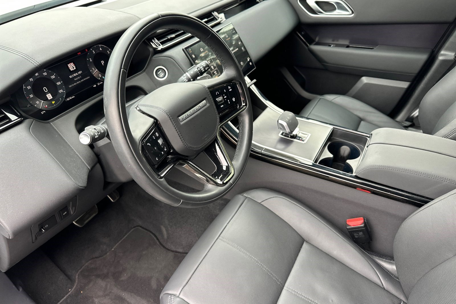 Used 2026 Land Rover Range Rover Velar Dynamic SE image 5