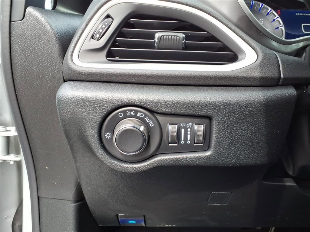 New 2026 Chrysler Voyager LX FWD image 16