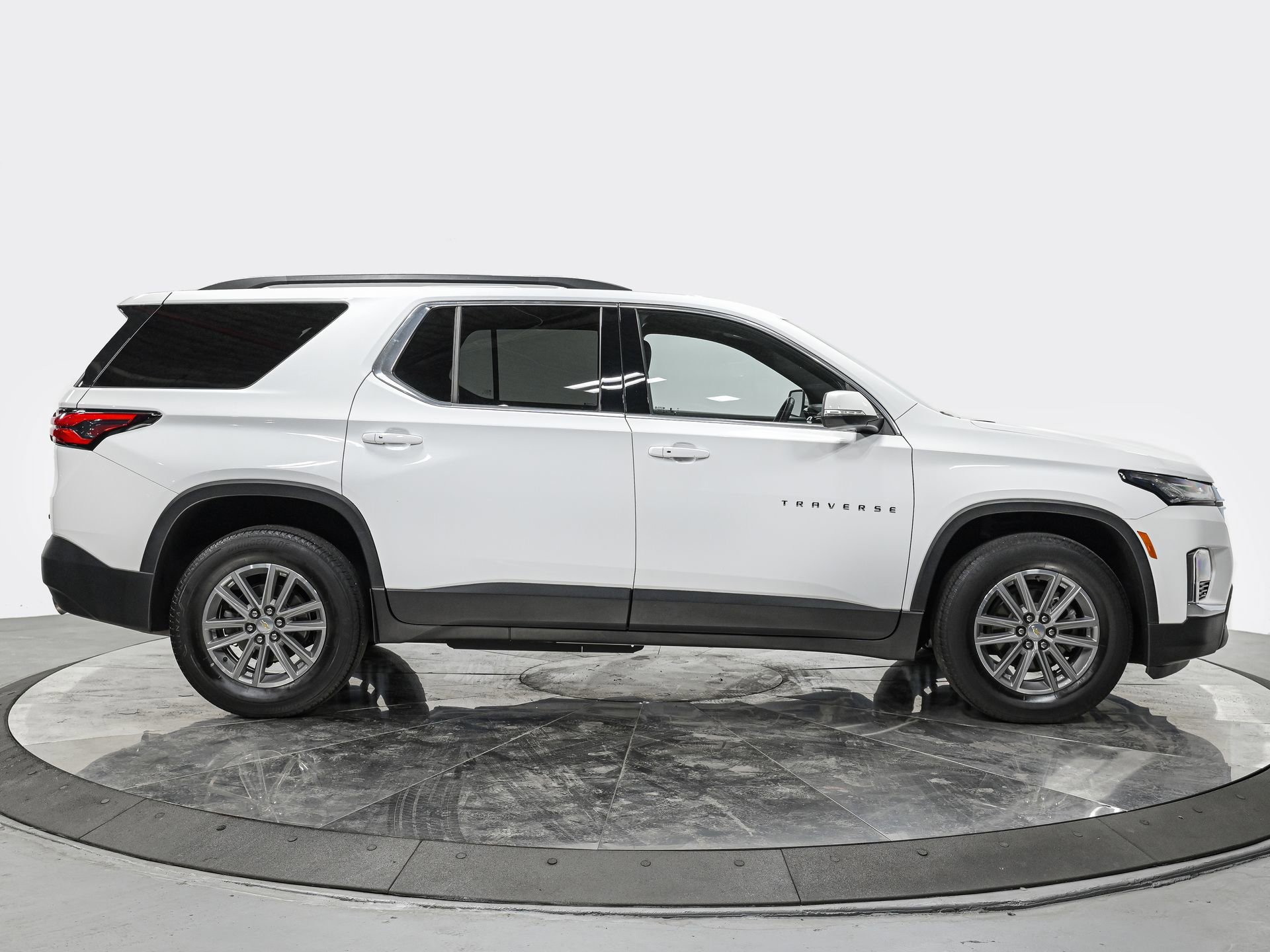 Used 2023 Chevrolet Traverse LT w/ LPO, Floor Liner Package image 8