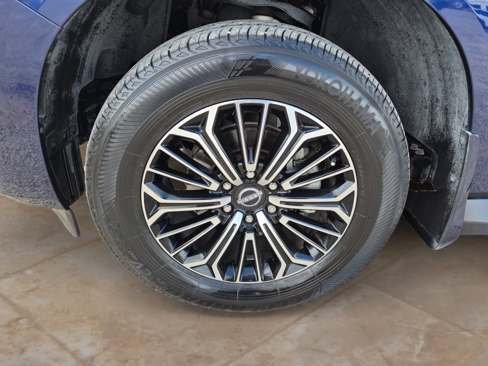 Used 2025 Nissan Armada Platinum RWD image 30