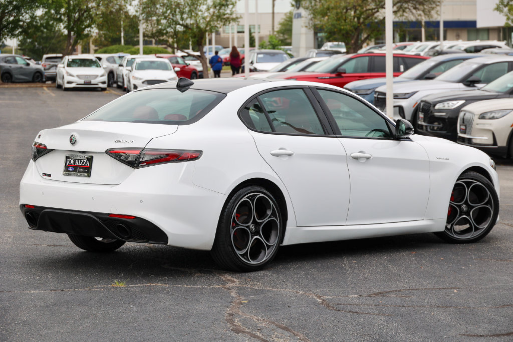 Used 2024 Alfa Romeo Giulia Veloce RWD image 32