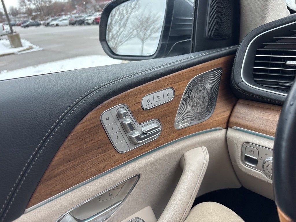 Used 2023 Mercedes-Benz GLS 450 4MATIC image 11