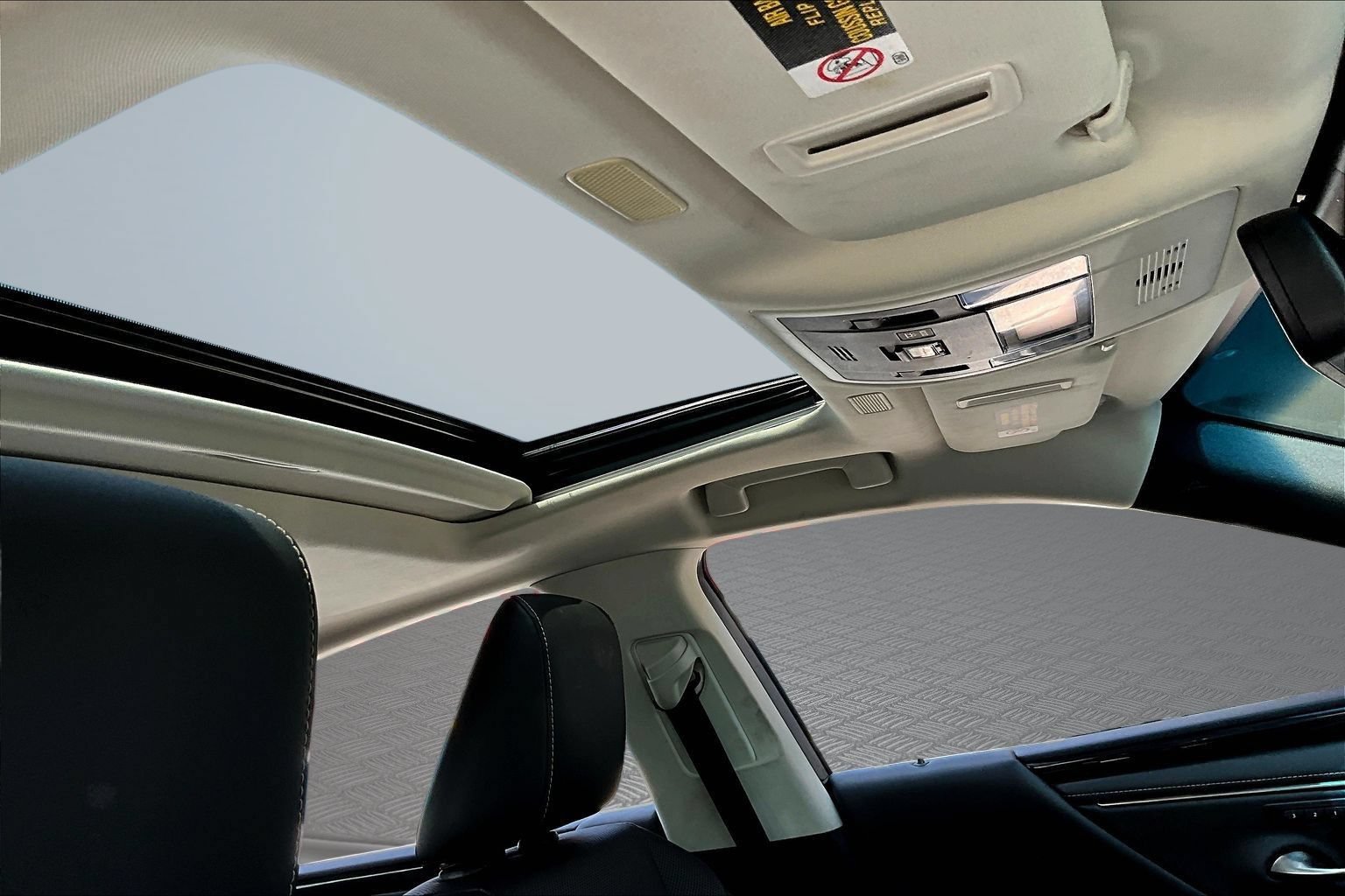 Used 2021 Lexus ES 300h w/ Premium Package FWD image 27