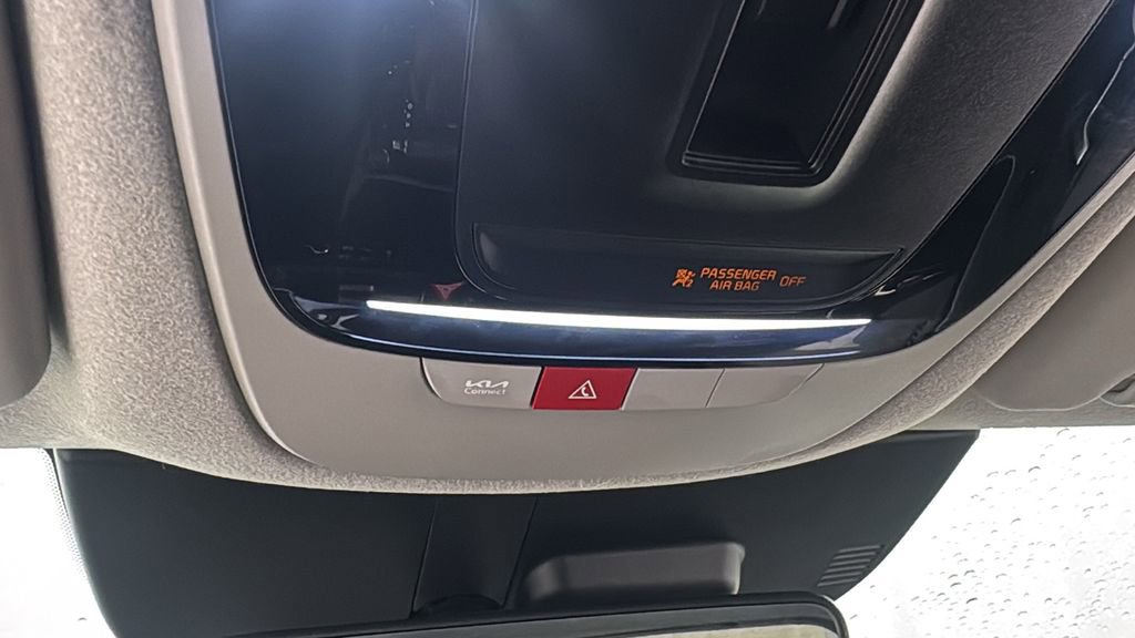 Used 2024 Kia Niro EX Touring image 31