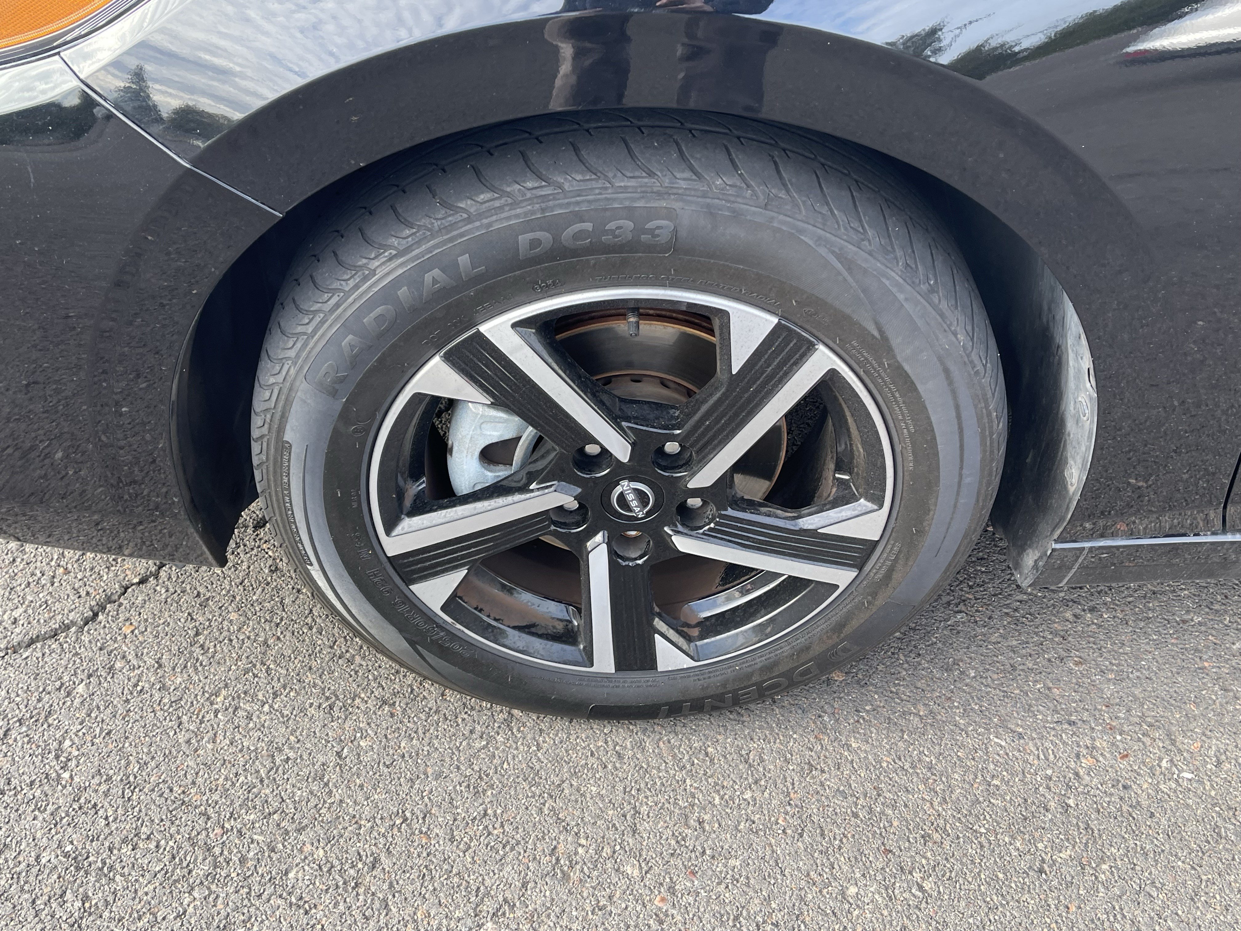 Used 2024 Nissan Sentra SV FWD image 9