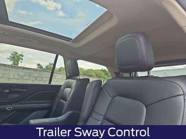 Used 2023 Lincoln Aviator AWD w/ Premium Package image 17