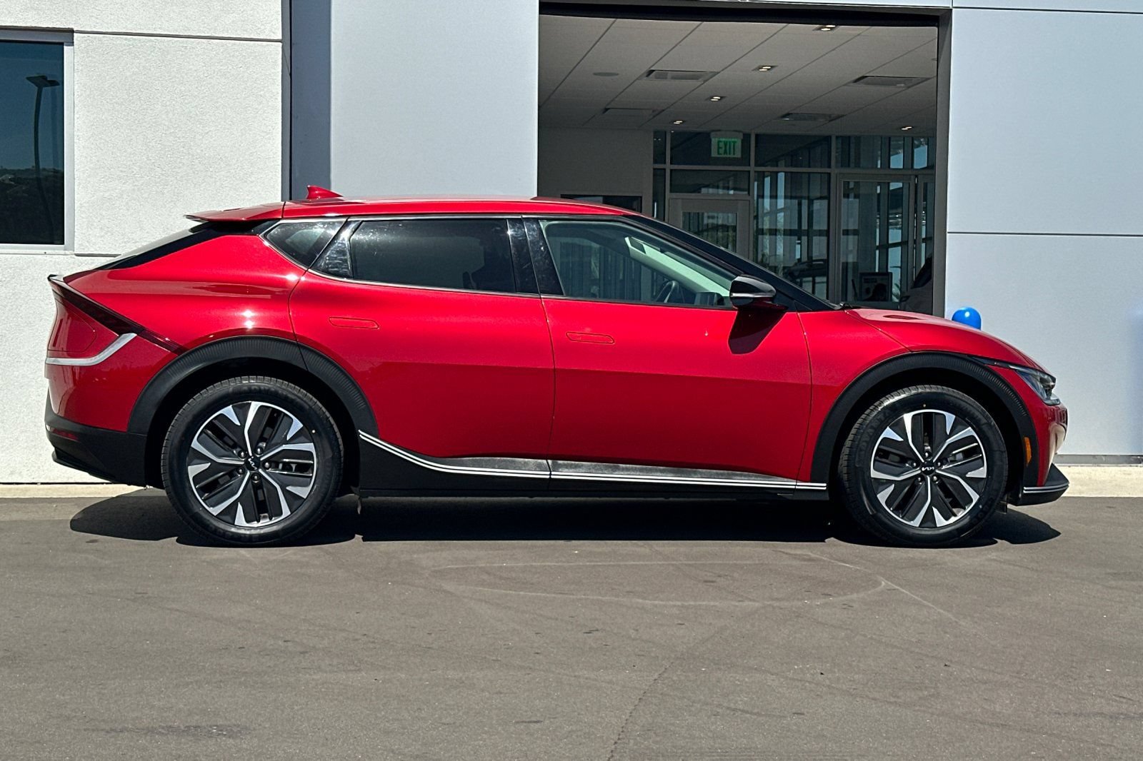 Used 2024 Kia EV6 Light RWD image 3