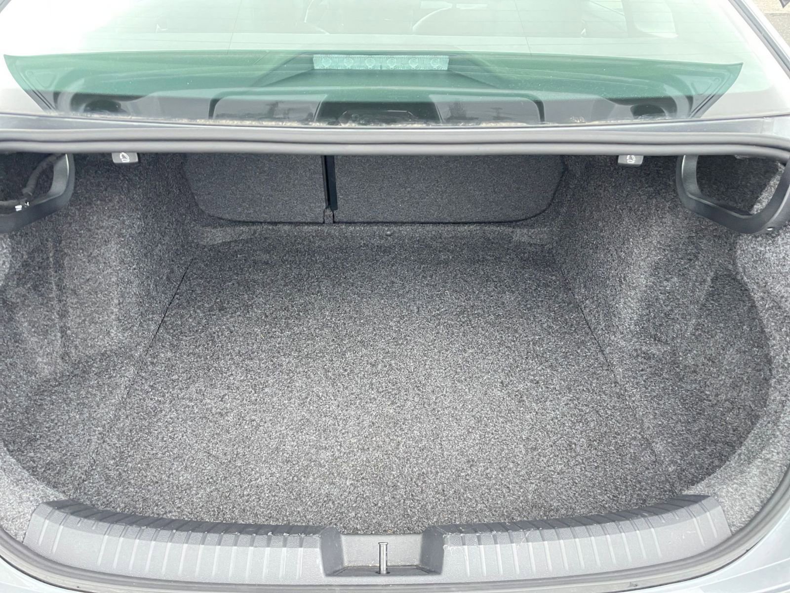 Used 2025 Volkswagen Jetta SE image 31