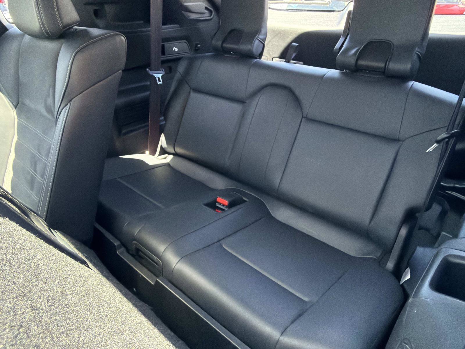 Used 2024 Mitsubishi Outlander 4WD Plug-In Hybrid image 12
