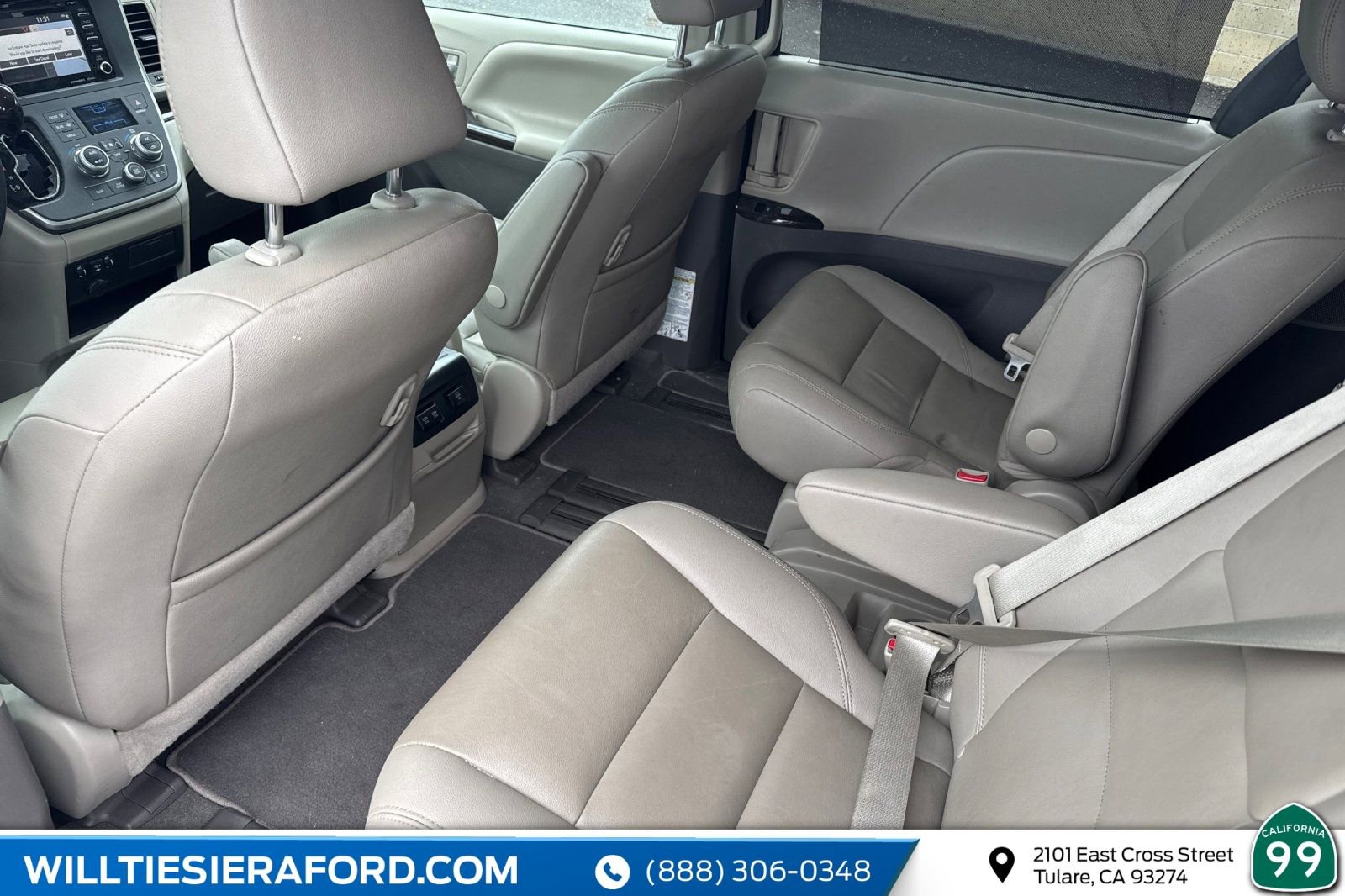 Used 2020 Toyota Sienna XLE w/ XLE Navigation Package FWD image 16