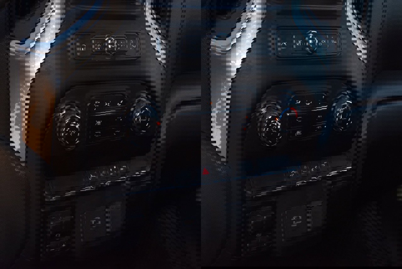 Used 2020 Chevrolet Silverado 1500 Custom w/ Custom Value Package image 27