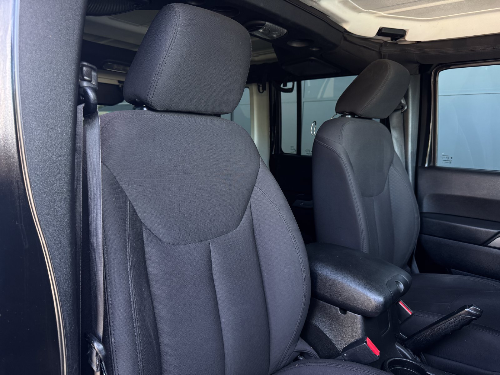 Used 2015 Jeep Wrangler Unlimited Sport AWD/4WD image 20