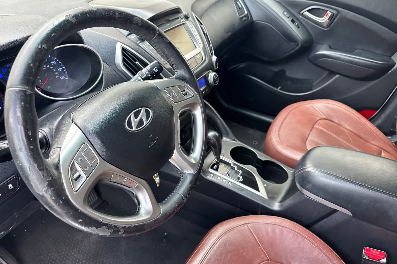 Used 2012 Hyundai Tucson Limited w/ Premium Pkg FWD image 11