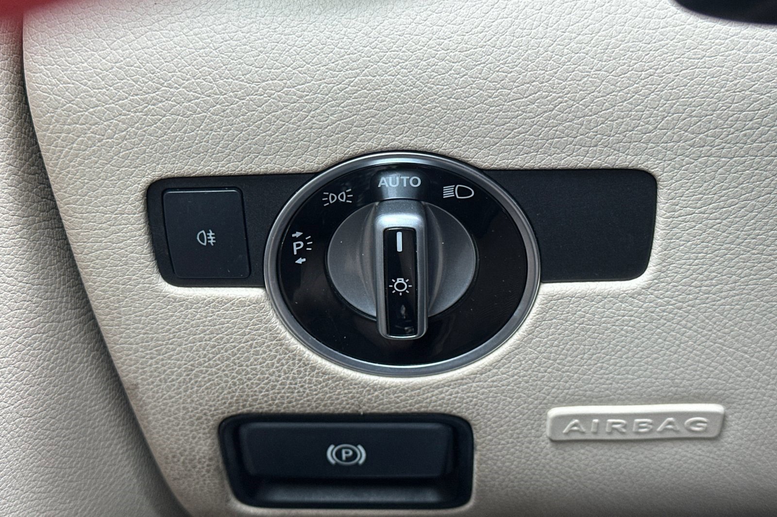 Used 2012 Mercedes-Benz SLK 350 image 30