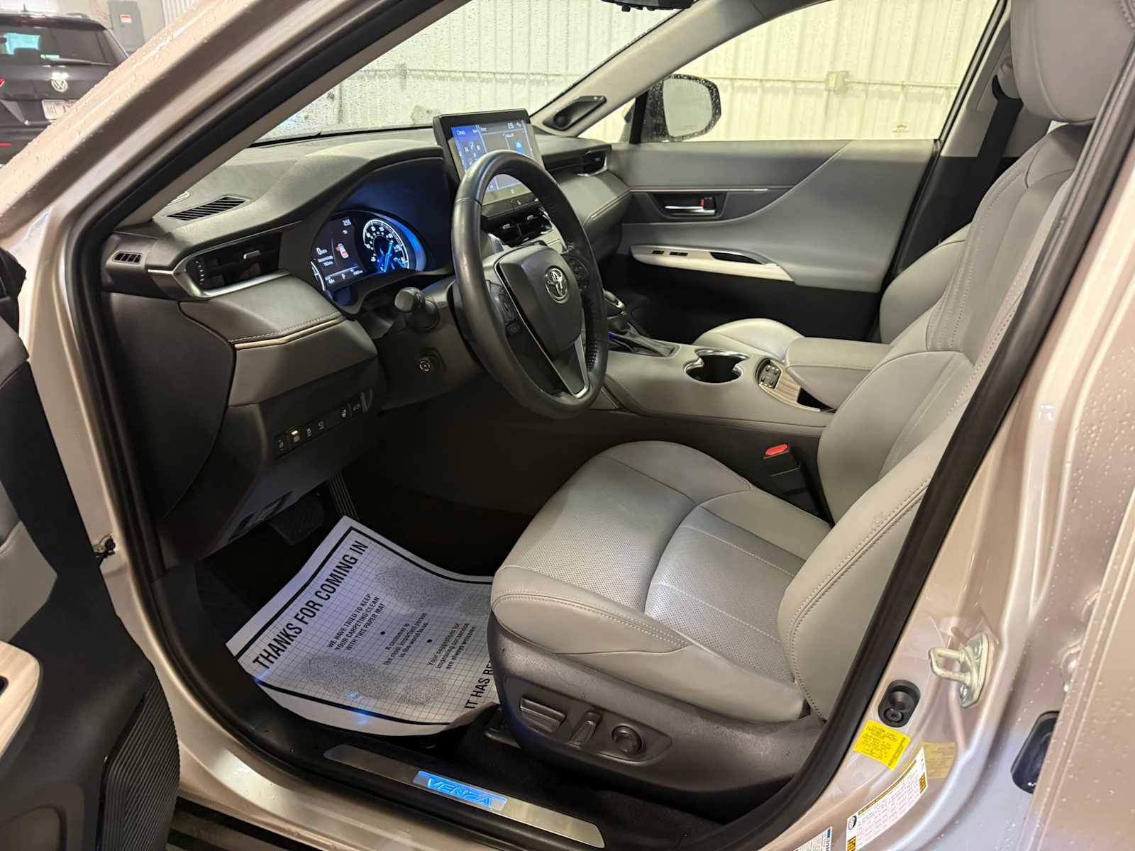 Certified 2021 Toyota Venza Limited image 19