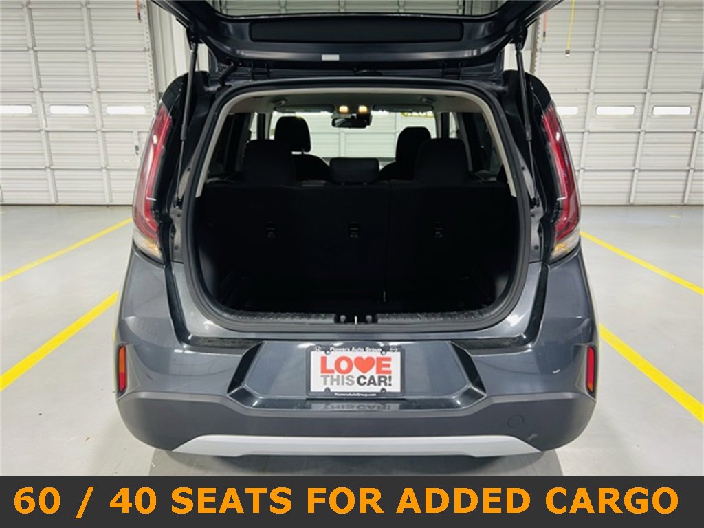 Used 2023 Kia Soul LX w/ LX Technology Package image 9