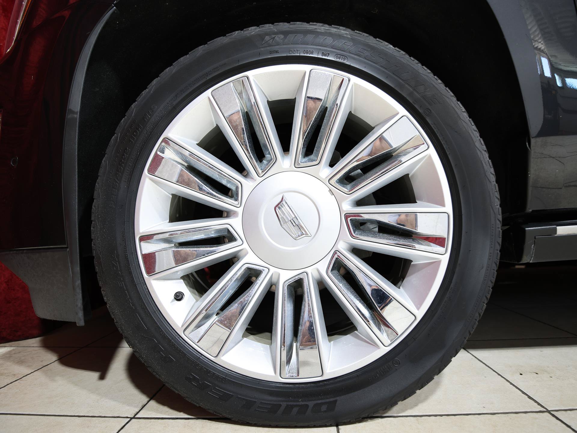 Used 2019 Cadillac Escalade ESV Platinum RWD image 7