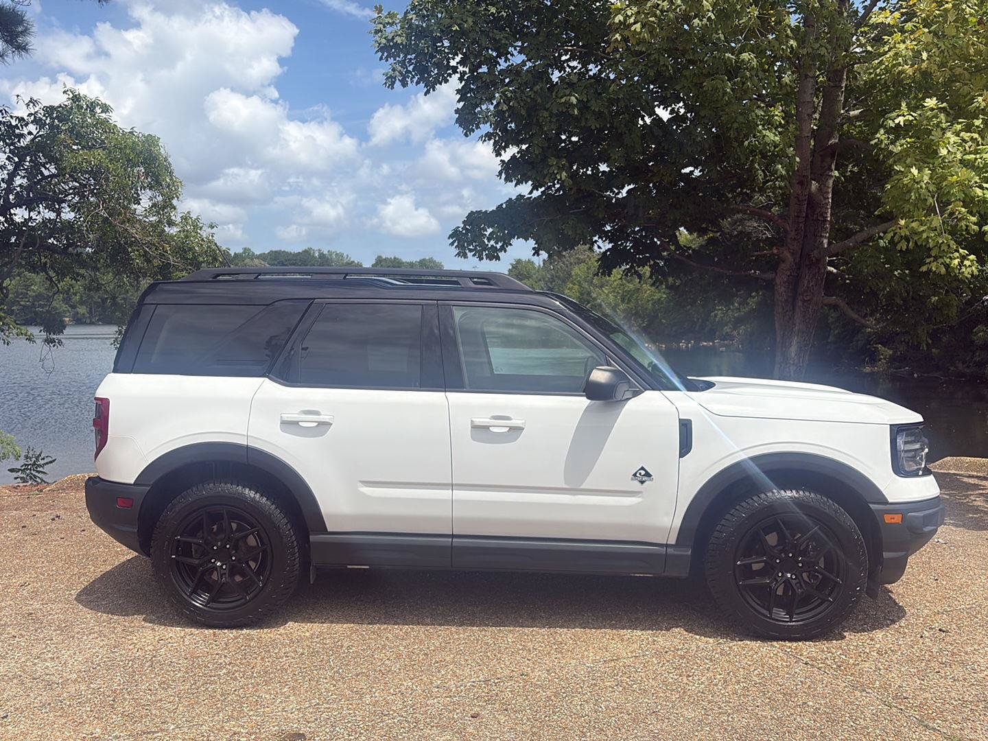 Used 2022 Ford Bronco Sport Outer Banks w/ Tech Package AWD/4WD image 3