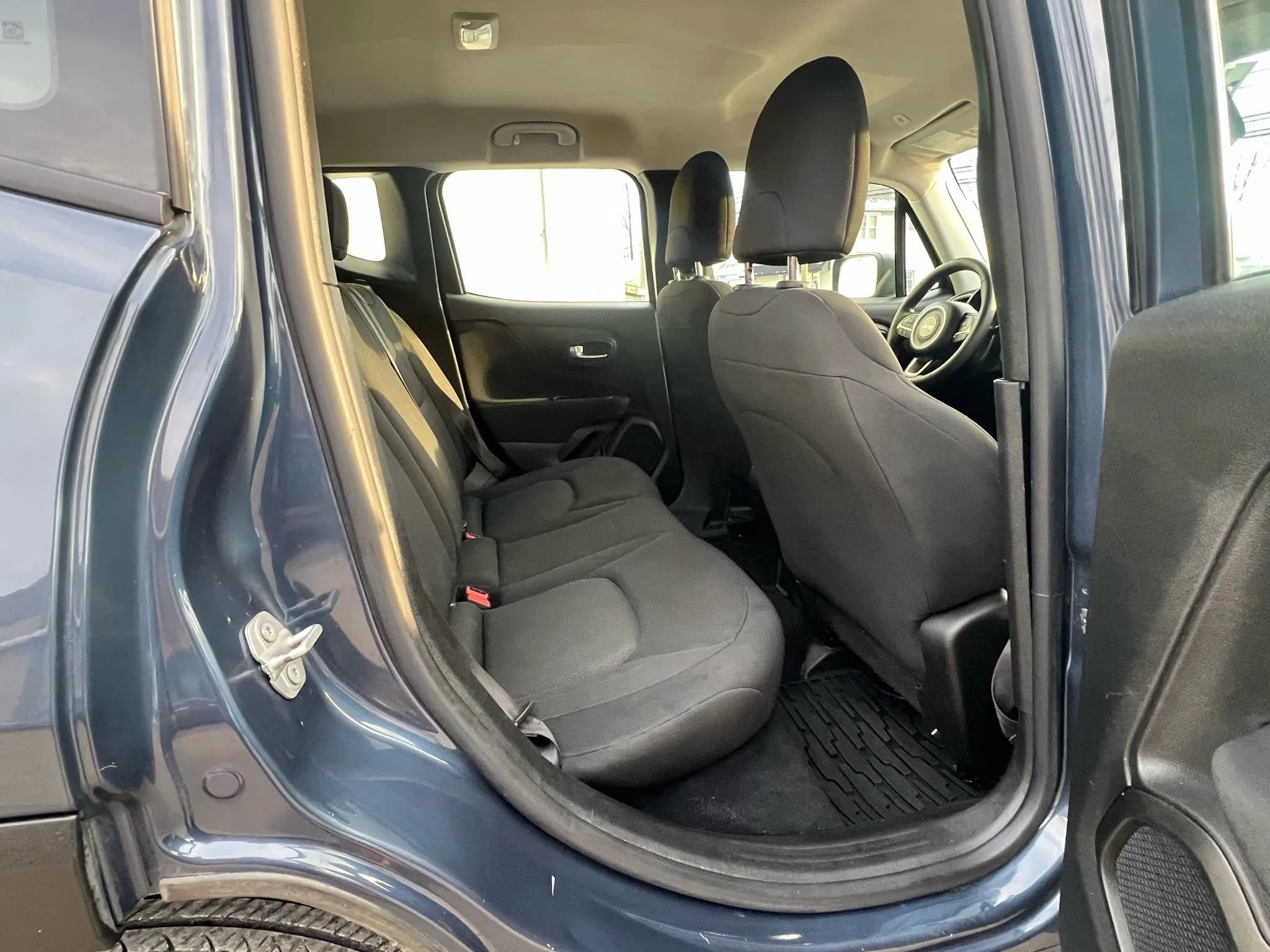 Used 2021 Jeep Renegade Sport image 30