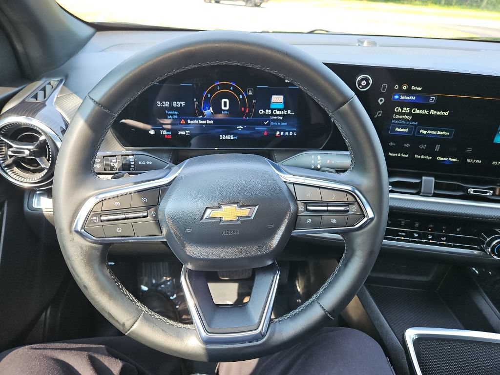 Used 2025 Chevrolet Equinox LT AWD/4WD image 17