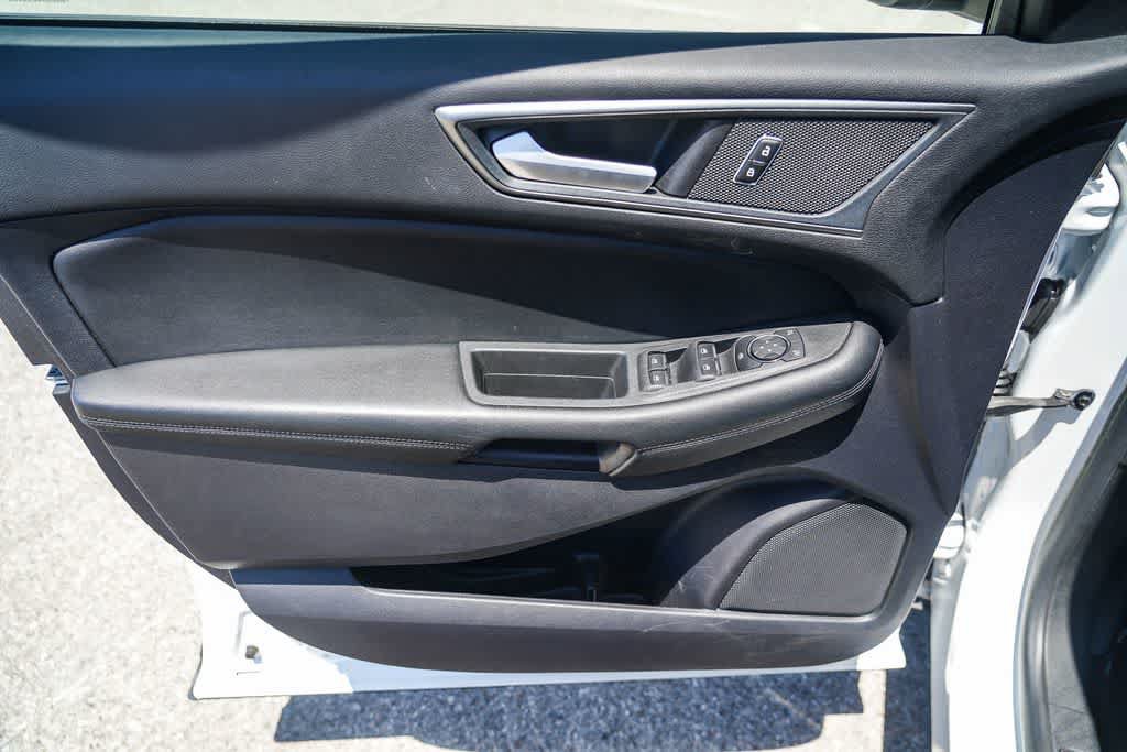Used 2020 Ford Edge SE FWD image 20