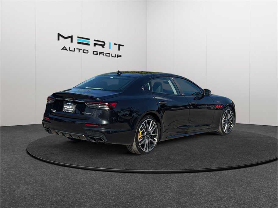 Used 2022 Maserati Quattroporte Trofeo RWD image 9