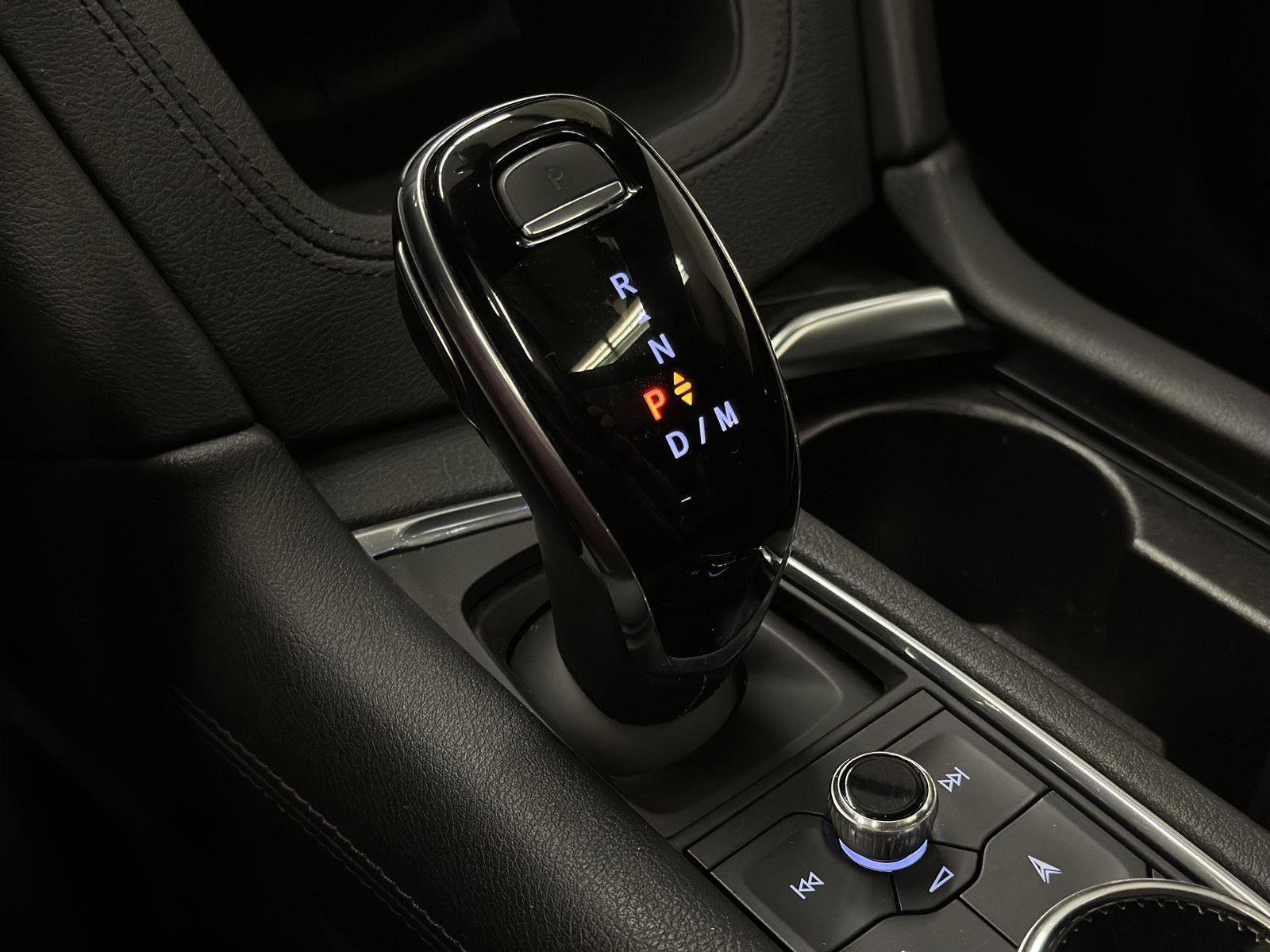 Certified 2020 Cadillac XT6 Premium Luxury w/ Platinum Package image 18