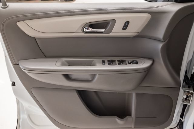 Used 2017 Chevrolet Traverse LS FWD image 8