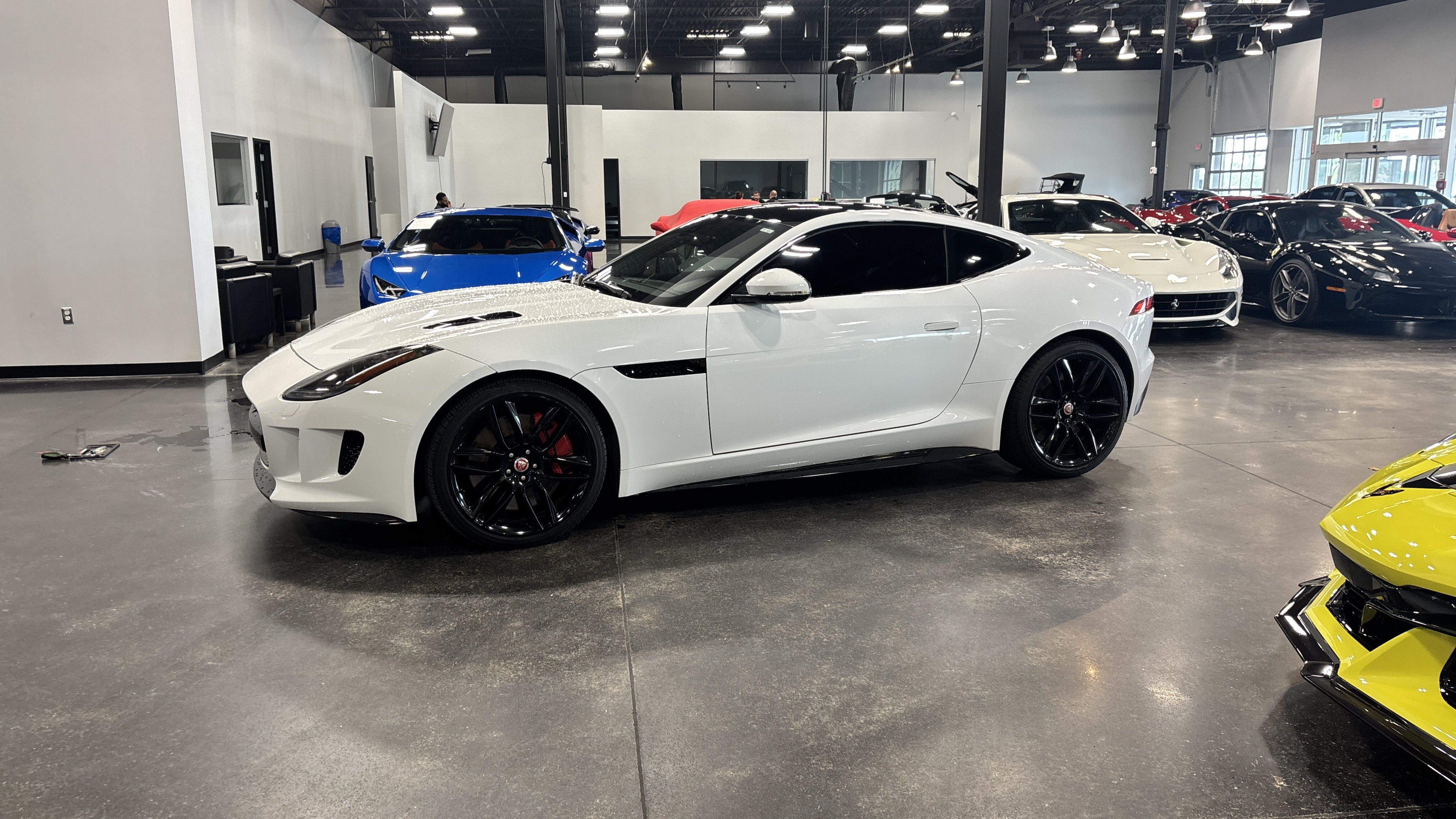 Used 2016 Jaguar F-TYPE R AWD/4WD image 4