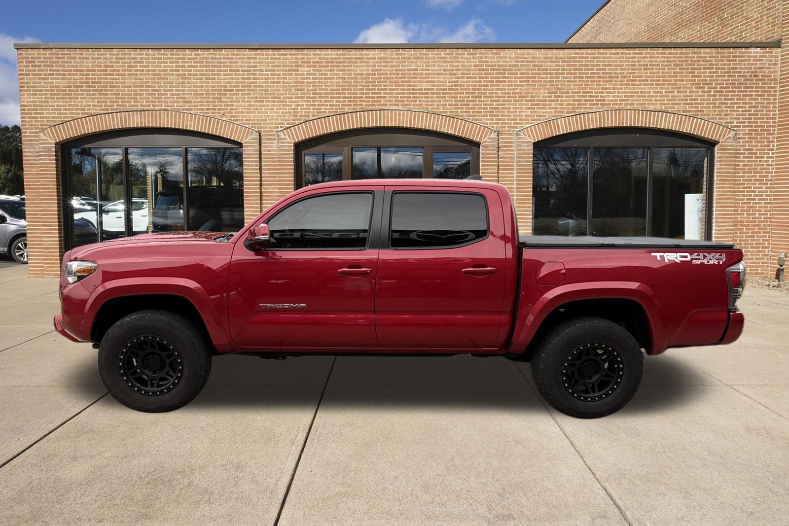 Used 2020 Toyota Tacoma TRD Sport AWD/4WD image 7