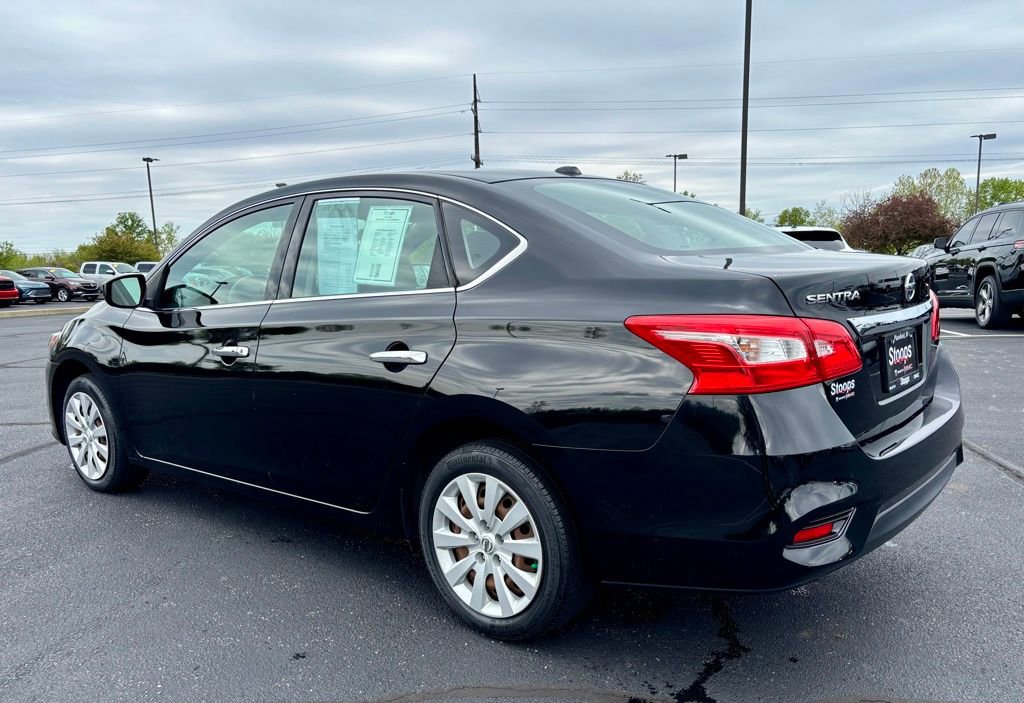 Used 2016 Nissan Sentra SV FWD image 4