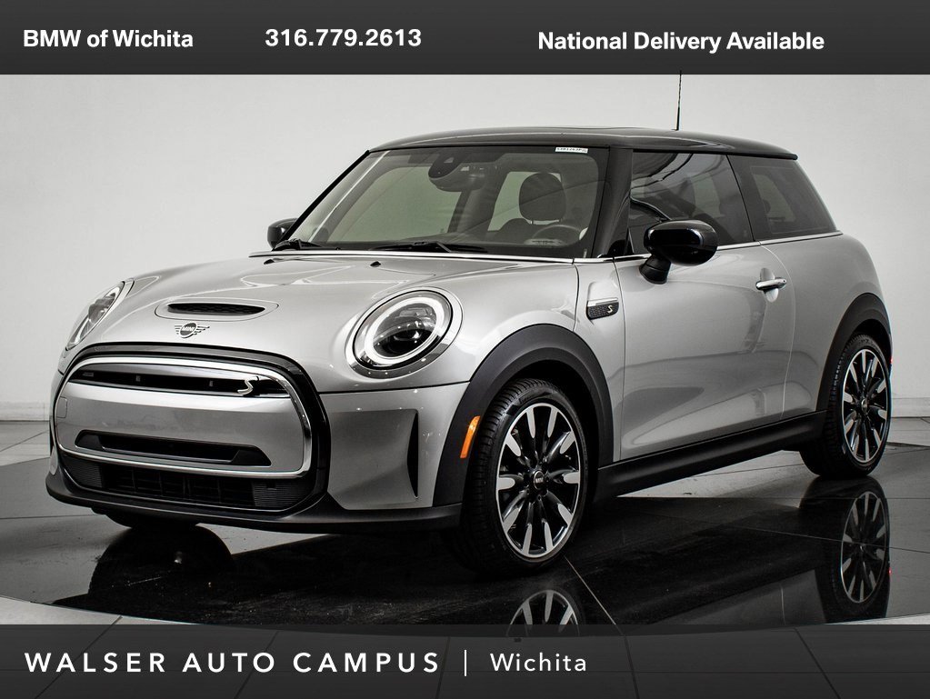 Used 2024 MINI Cooper SE image 1